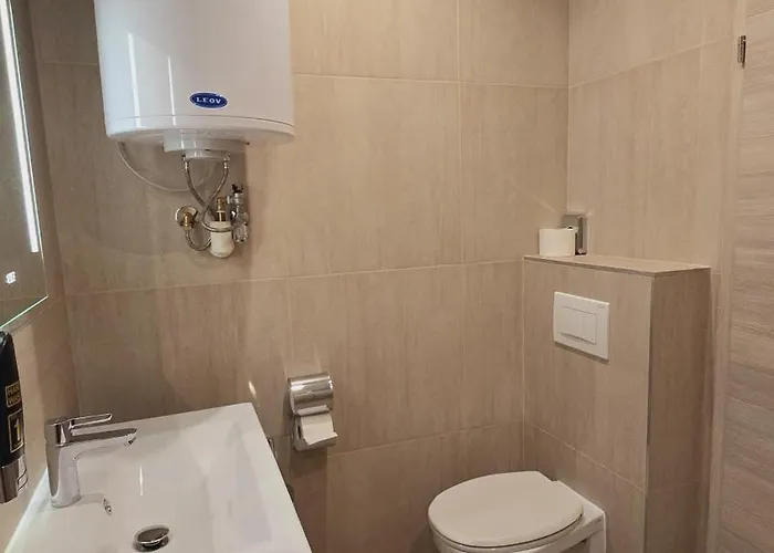 Elegance Lux Living 214 *